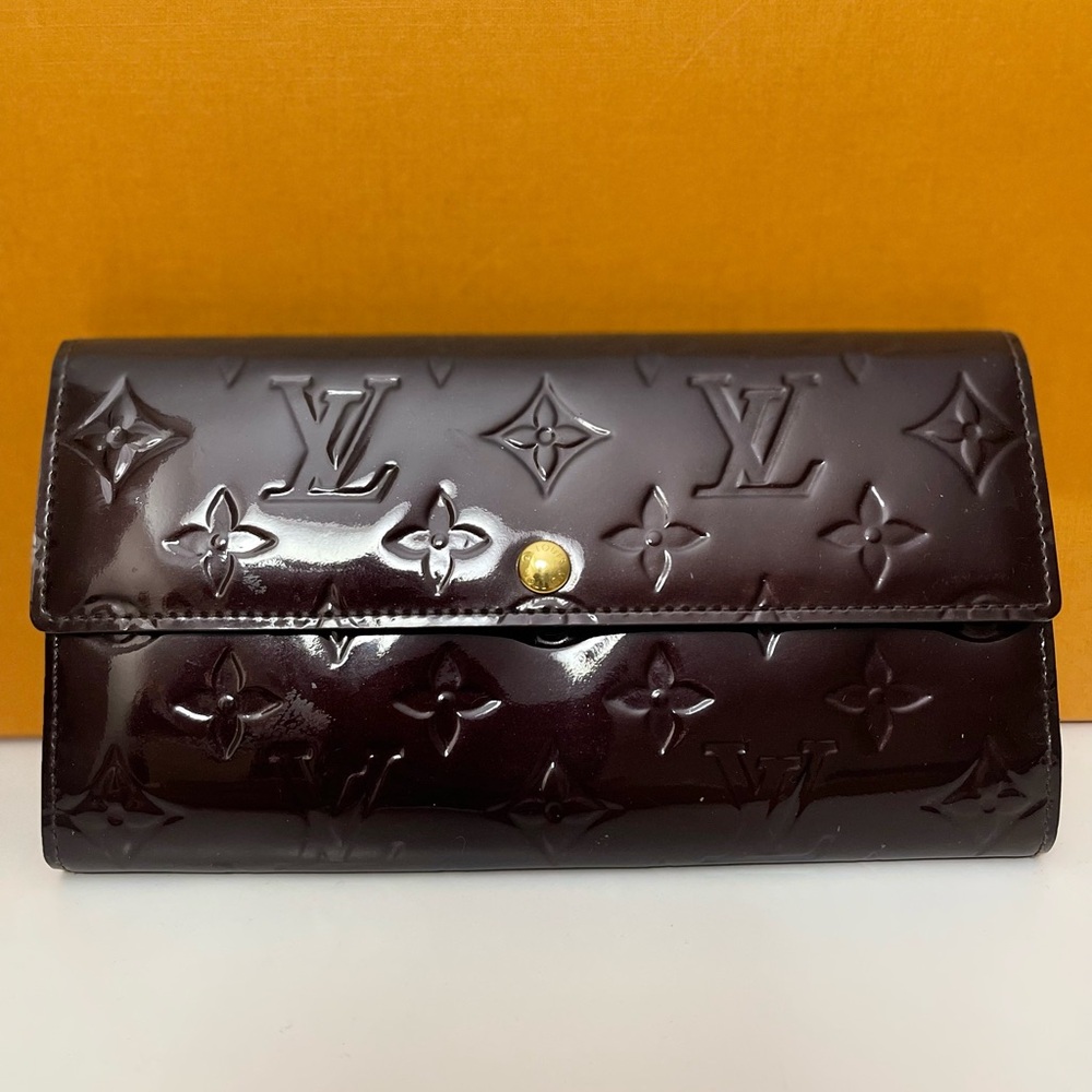 Louis Vuitton Sarah Wallet in Patent Leather